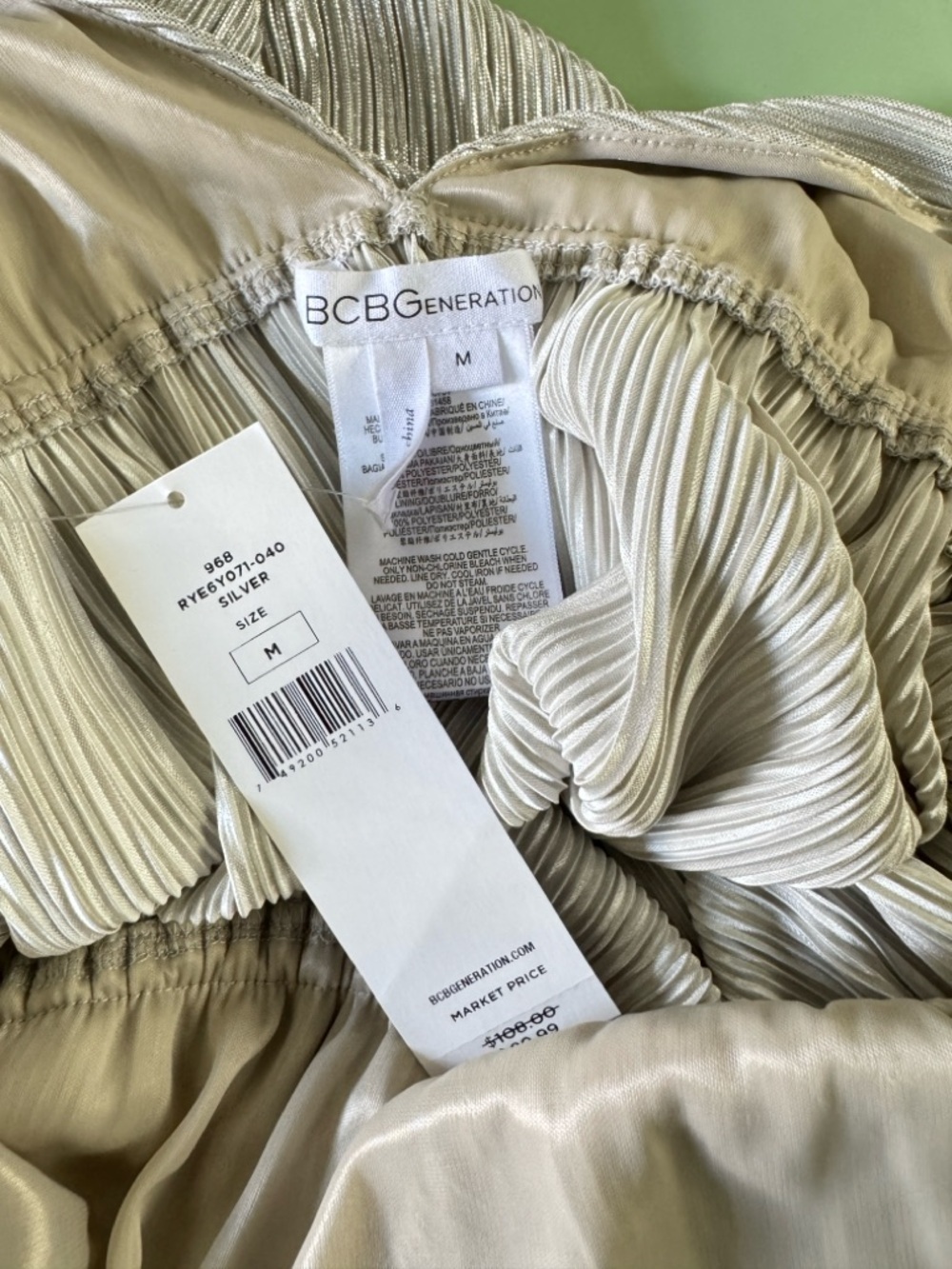 BCBGeneration Silver Metallic Pleated Maxi Dress M V-Neck Sleeveless Shimmer - Picture 9 of 13